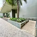 Delux 2 Bedroom Apt Opposite To National Convention Centre