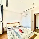 Delux 2 Bedroom Apt Opposite To National Convention Centre