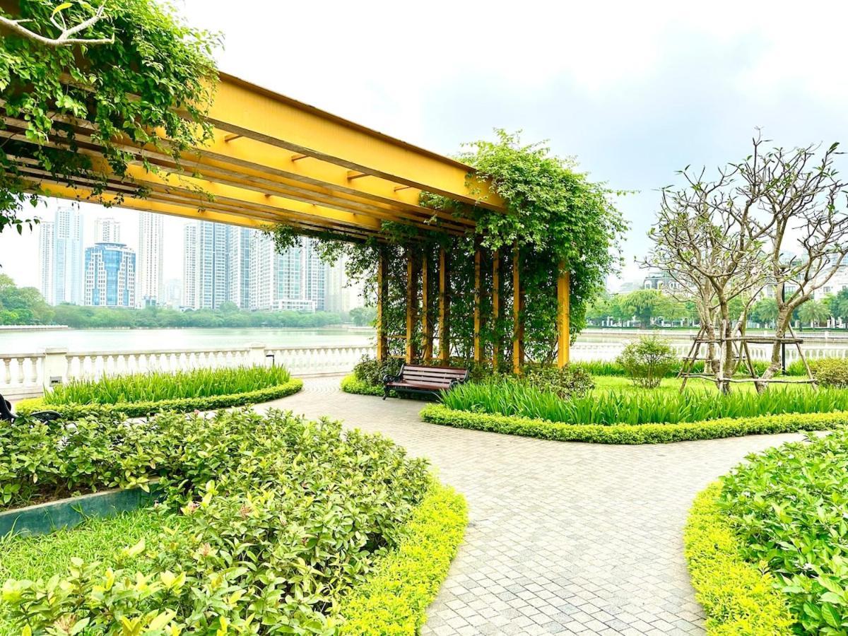 Delux 2 Bedroom Opposite To National Convention Centre Hà Nội