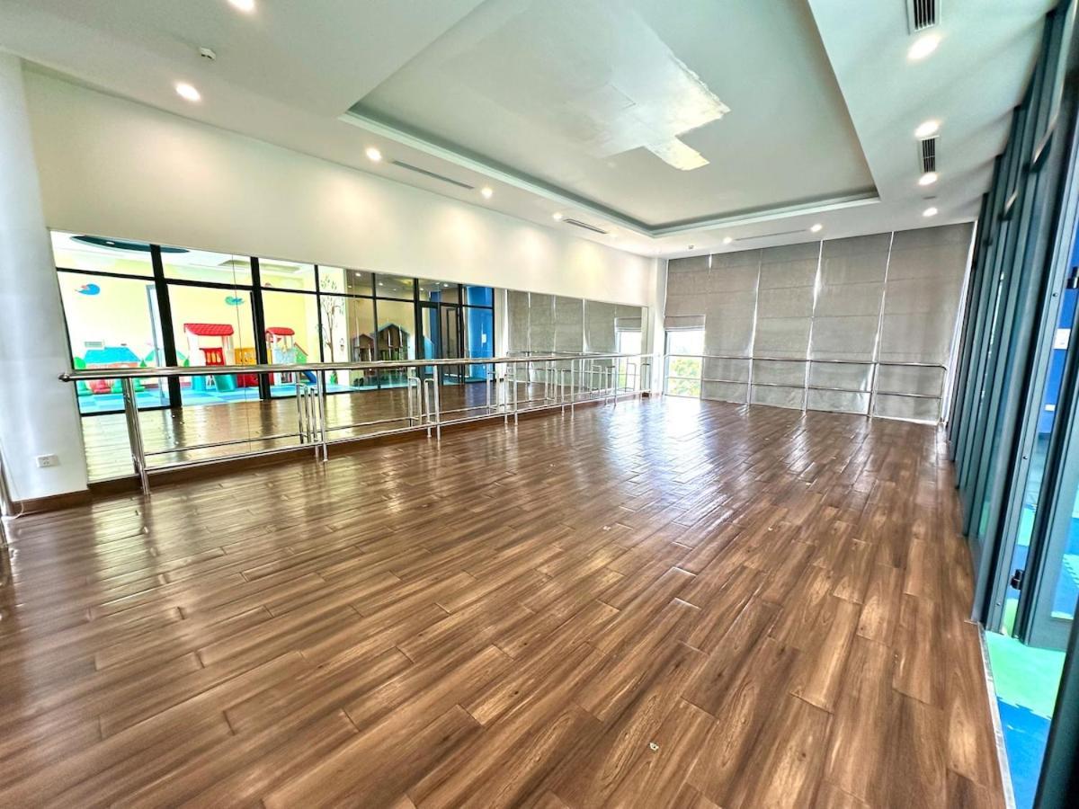 Căn hộ Delux 2 Bedroom Opposite To National Convention Centre *