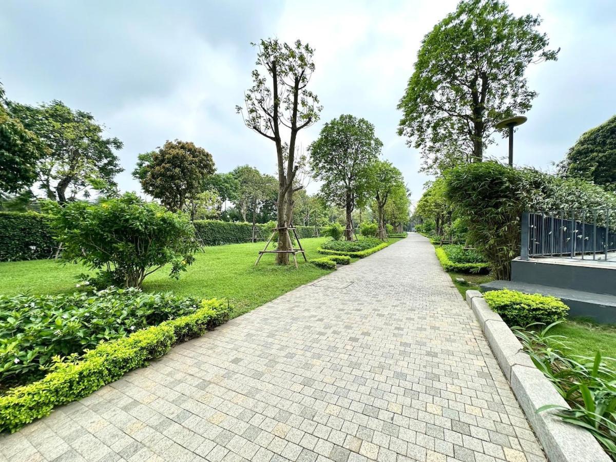 Căn hộ Delux 2 Bedroom Opposite To National Convention Centre *